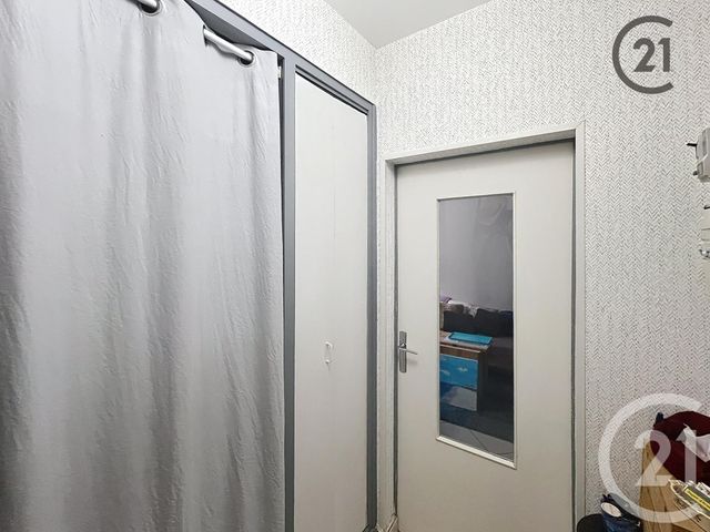 Appartement F1 à vendre - 2 pièces - 32.1 m2 - AUXERRE - 89 - BOURGOGNE - Century 21 Martinot Immobilier