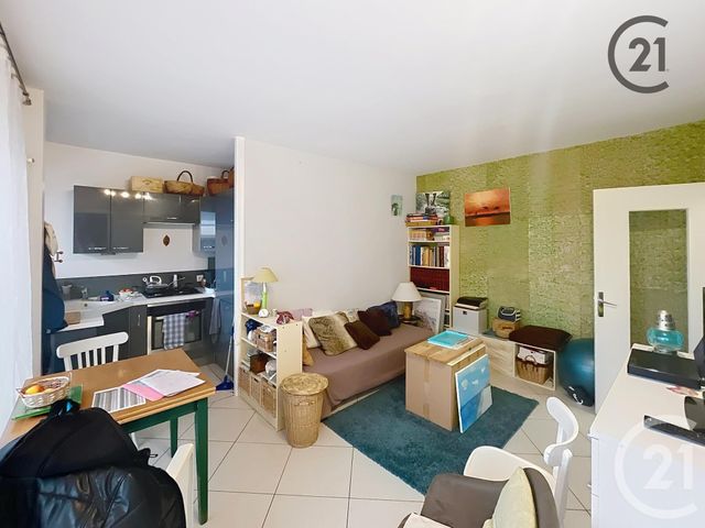 Appartement F1 à vendre - 2 pièces - 32.1 m2 - AUXERRE - 89 - BOURGOGNE - Century 21 Martinot Immobilier