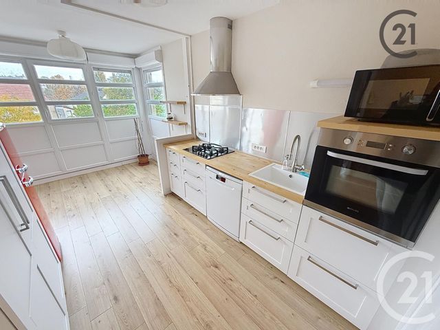 Appartement T2 à louer - 2 pièces - 67.8 m2 - AUXERRE - 89 - BOURGOGNE - Century 21 Martinot Immobilier