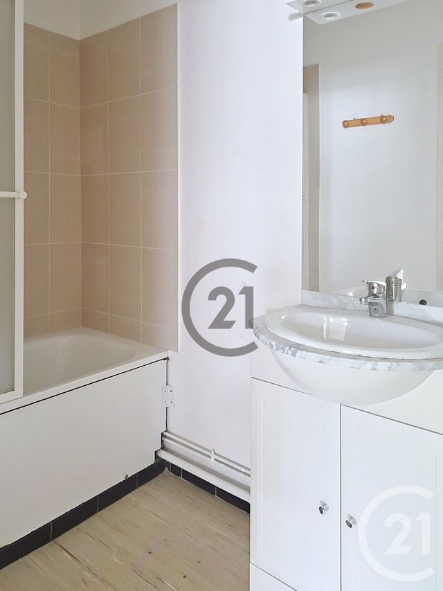 Appartement F2 à vendre - 2 pièces - 52.0 m2 - MIGENNES - 89 - BOURGOGNE - Century 21 Martinot Immobilier