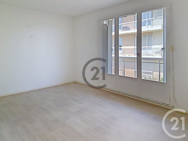 Appartement F2 à vendre - 2 pièces - 52.0 m2 - MIGENNES - 89 - BOURGOGNE - Century 21 Martinot Immobilier
