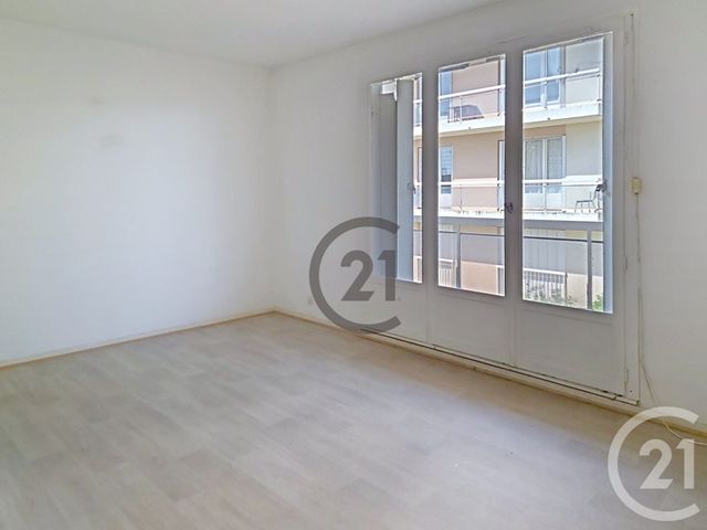 Appartement F2 à vendre - 2 pièces - 52.0 m2 - MIGENNES - 89 - BOURGOGNE - Century 21 Martinot Immobilier