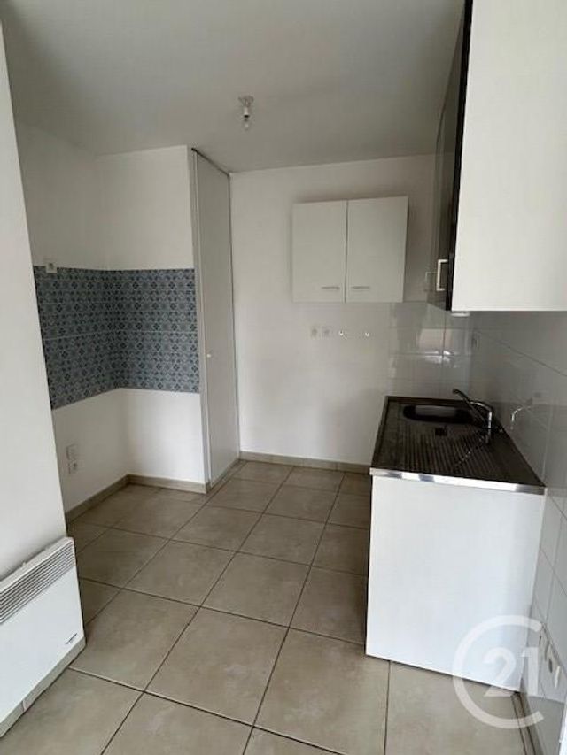 Appartement T2 à louer - 2 pièces - 39.0 m2 - AUXERRE - 89 - BOURGOGNE - Century 21 Martinot Immobilier