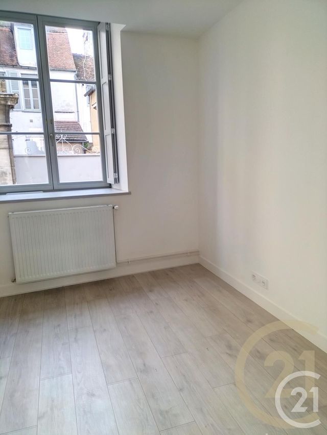Appartement F3 à louer - 3 pièces - 58.37 m2 - AUXERRE - 89 - BOURGOGNE - Century 21 Martinot Immobilier