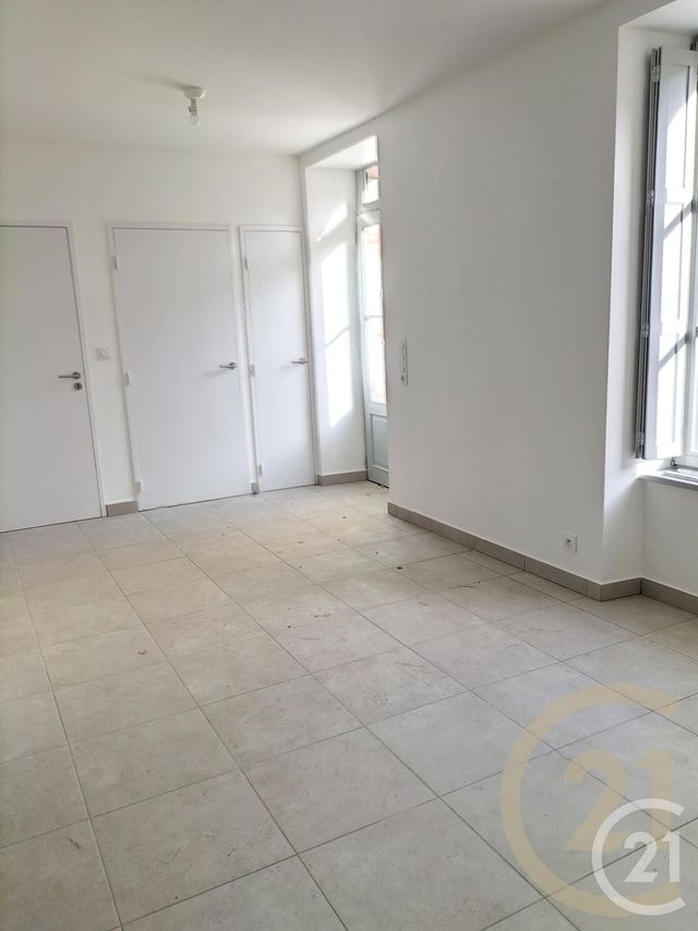 Appartement F3 à louer - 3 pièces - 58.37 m2 - AUXERRE - 89 - BOURGOGNE - Century 21 Martinot Immobilier