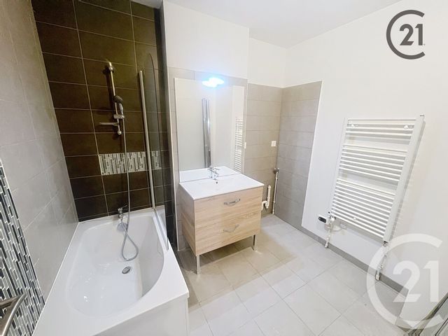 Appartement F3 à vendre - 3 pièces - 60.89 m2 - AUXERRE - 89 - BOURGOGNE - Century 21 Martinot Immobilier