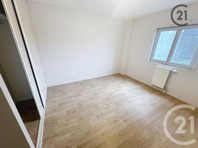 Appartement F3 à vendre - 3 pièces - 70.11 m2 - AUXERRE - 89 - BOURGOGNE - Century 21 Martinot Immobilier