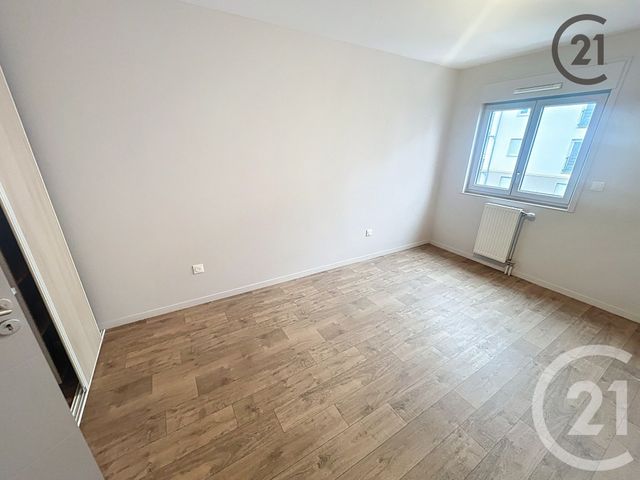 Appartement F3 à vendre - 3 pièces - 72.06 m2 - AUXERRE - 89 - BOURGOGNE - Century 21 Martinot Immobilier