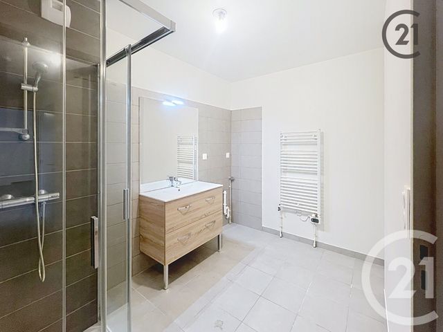 Appartement F3 à vendre - 3 pièces - 72.06 m2 - AUXERRE - 89 - BOURGOGNE - Century 21 Martinot Immobilier