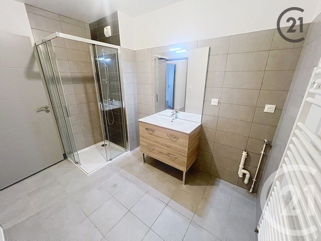 Appartement F3 à vendre - 3 pièces - 72.06 m2 - AUXERRE - 89 - BOURGOGNE - Century 21 Martinot Immobilier