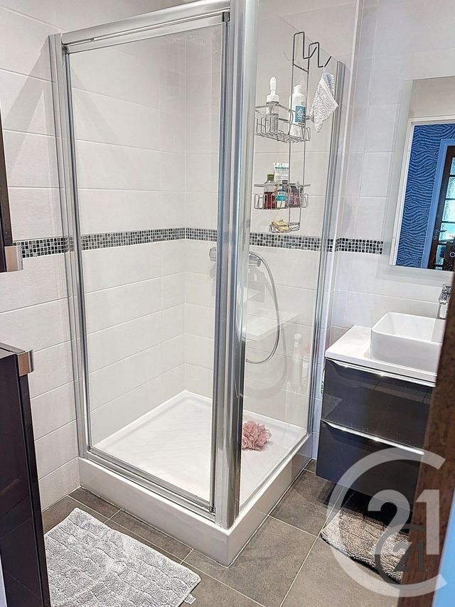 Appartement F4 à vendre - 5 pièces - 95.95 m2 - AUXERRE - 89 - BOURGOGNE - Century 21 Martinot Immobilier