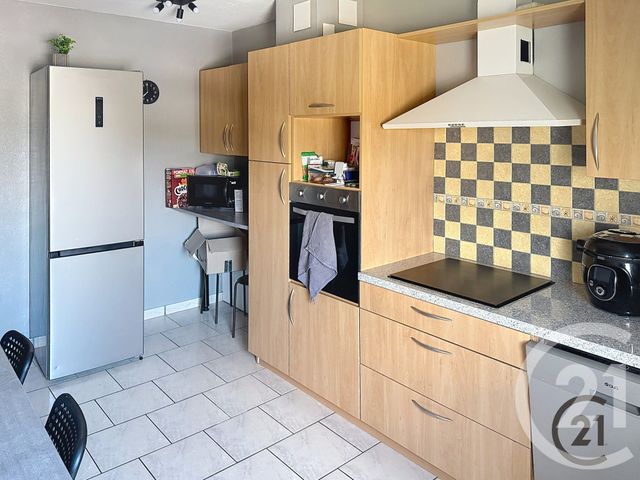 Appartement F4 à vendre - 5 pièces - 95.95 m2 - AUXERRE - 89 - BOURGOGNE - Century 21 Martinot Immobilier