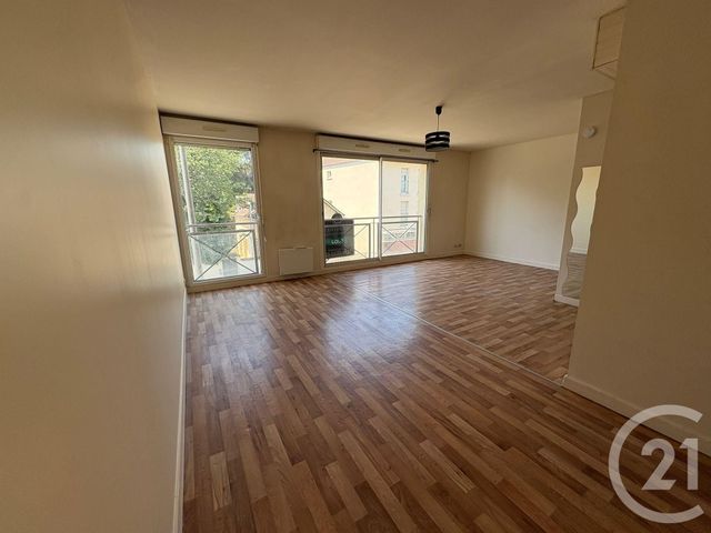 Appartement F1 à louer - 1 pièce - 33.0 m2 - AUXERRE - 89 - BOURGOGNE - Century 21 Martinot Immobilier