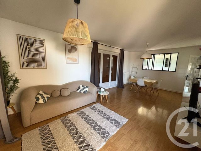 Appartement T3 à louer - 3 pièces - 77.0 m2 - AUXERRE - 89 - BOURGOGNE - Century 21 Martinot Immobilier