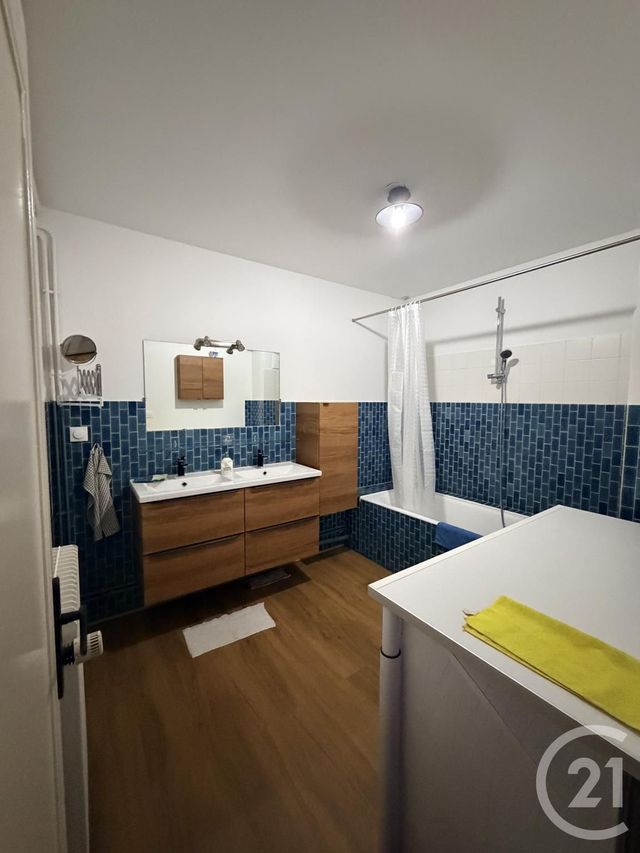 Appartement T3 à louer - 3 pièces - 77.0 m2 - AUXERRE - 89 - BOURGOGNE - Century 21 Martinot Immobilier