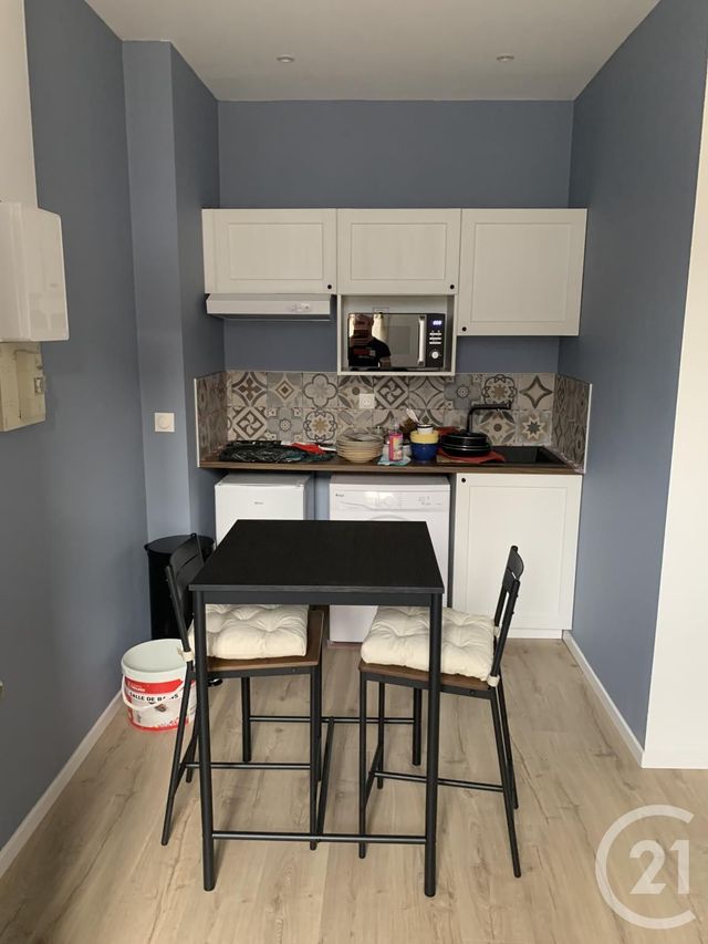 Appartement Studio à louer - 1 pièce - 15.0 m2 - AUXERRE - 89 - BOURGOGNE - Century 21 Martinot Immobilier