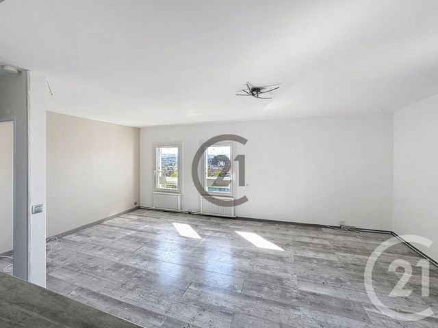 Appartement F3 à vendre - 3 pièces - 87.89 m2 - AUXERRE - 89 - BOURGOGNE - Century 21 Martinot Immobilier