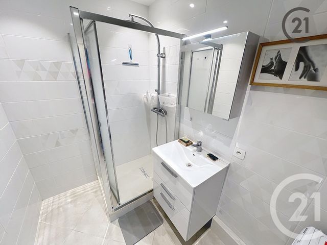 Appartement F3 à vendre - 3 pièces - 65.34 m2 - AUXERRE - 89 - BOURGOGNE - Century 21 Martinot Immobilier