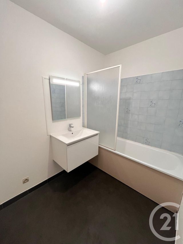 Appartement F2 à louer - 2 pièces - 53.0 m2 - AUXERRE - 89 - BOURGOGNE - Century 21 Martinot Immobilier