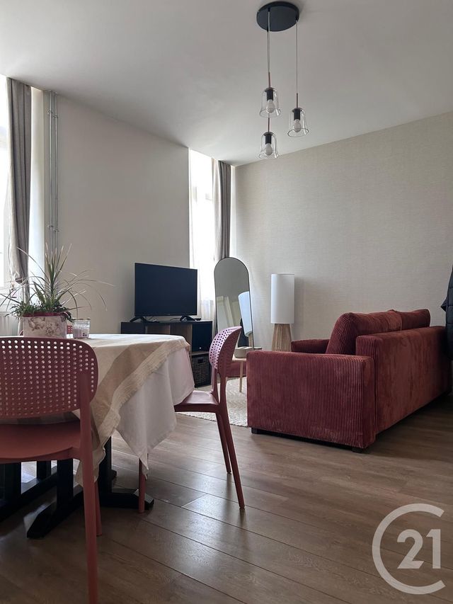 Appartement T2 à louer - 2 pièces - 51.0 m2 - AUXERRE - 89 - BOURGOGNE - Century 21 Martinot Immobilier