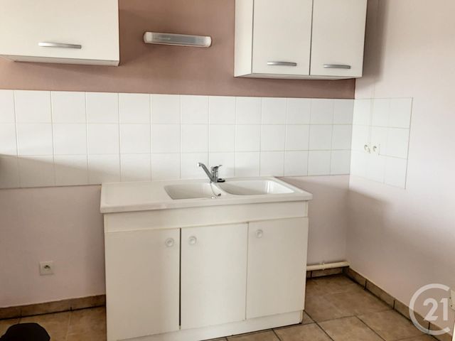 Appartement F4 à louer - 4 pièces - 83.7 m2 - AUXERRE - 89 - BOURGOGNE - Century 21 Martinot Immobilier