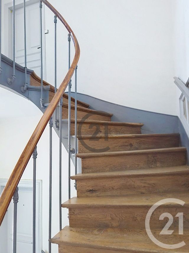 Appartement F5 à vendre - 5 pièces - 80.38 m2 - AUXERRE - 89 - BOURGOGNE - Century 21 Martinot Immobilier