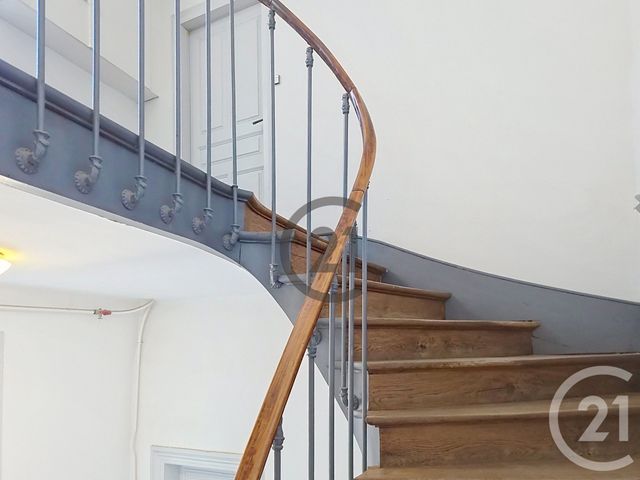 Appartement F5 à vendre - 5 pièces - 80.38 m2 - AUXERRE - 89 - BOURGOGNE - Century 21 Martinot Immobilier