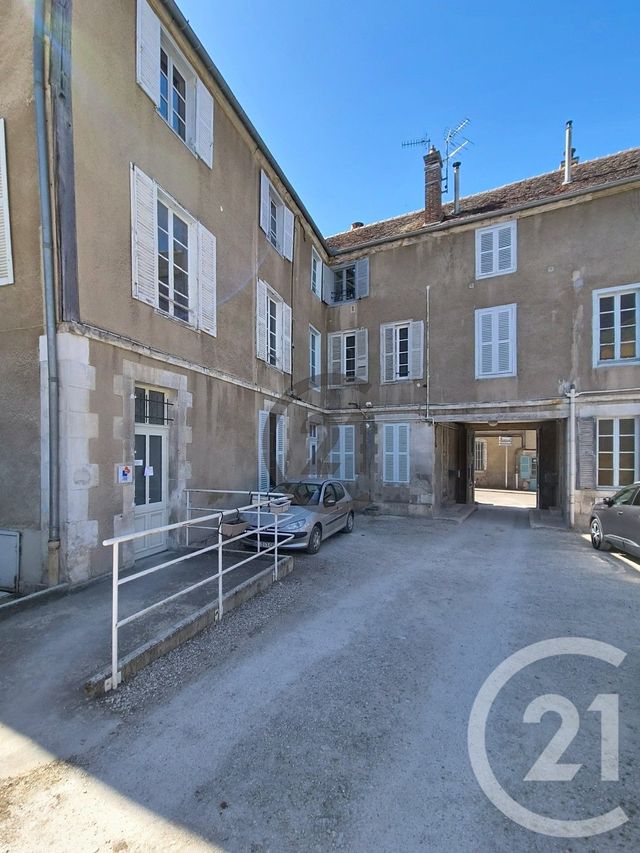 Appartement F5 à vendre - 5 pièces - 80.38 m2 - AUXERRE - 89 - BOURGOGNE - Century 21 Martinot Immobilier