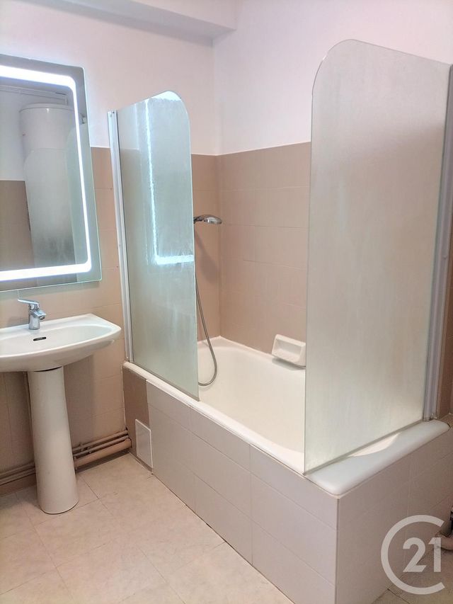 Appartement T2 à louer - 2 pièces - 47.0 m2 - AUXERRE - 89 - BOURGOGNE - Century 21 Martinot Immobilier