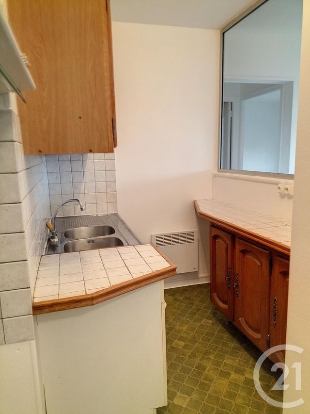 Appartement T2 à louer - 2 pièces - 47.0 m2 - AUXERRE - 89 - BOURGOGNE - Century 21 Martinot Immobilier