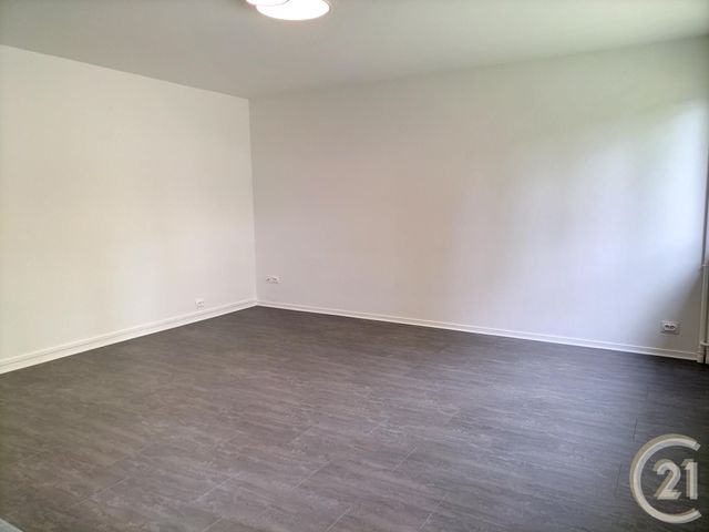 Appartement Studio à louer - 1 pièce - 36.0 m2 - AUXERRE - 89 - BOURGOGNE - Century 21 Martinot Immobilier