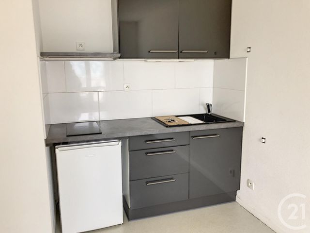 Appartement Studio à louer - 1 pièce - 22.0 m2 - AUXERRE - 89 - BOURGOGNE - Century 21 Martinot Immobilier