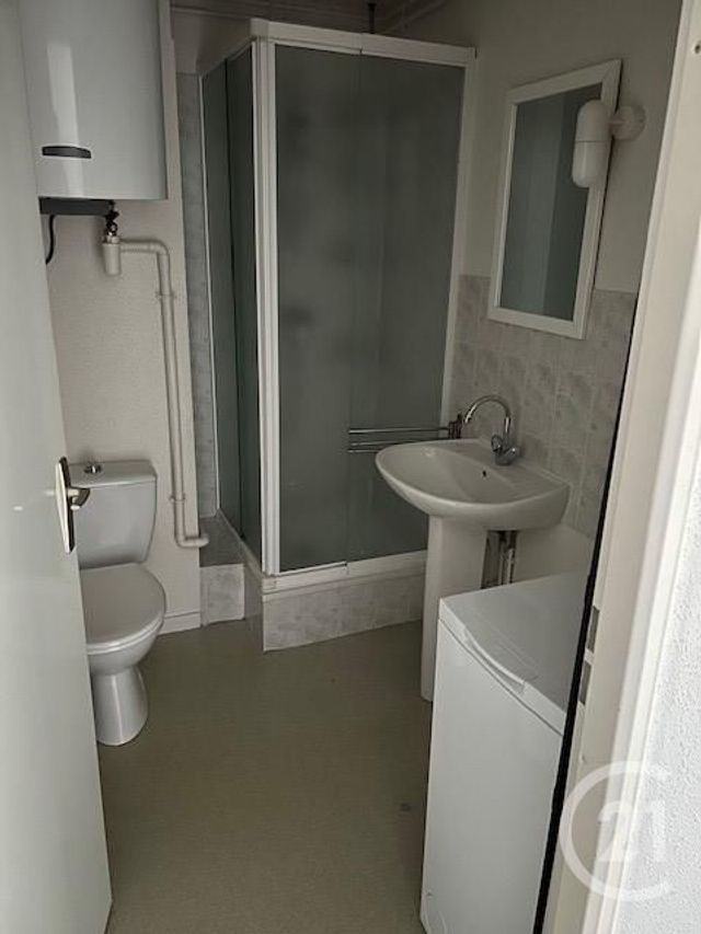 Appartement Studio à louer - 1 pièce - 22.0 m2 - AUXERRE - 89 - BOURGOGNE - Century 21 Martinot Immobilier