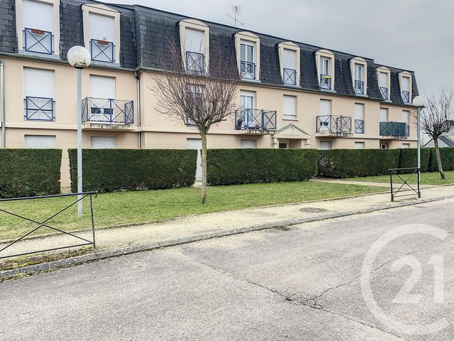 Appartement Studio à louer - 1 pièce - 22.0 m2 - AUXERRE - 89 - BOURGOGNE - Century 21 Martinot Immobilier