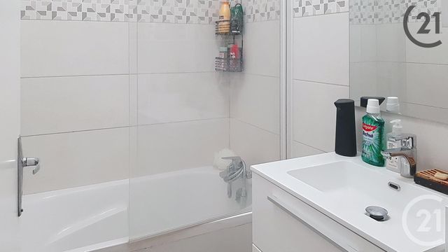 Appartement F2 à vendre - 2 pièces - 50.11 m2 - AUXERRE - 89 - BOURGOGNE - Century 21 Martinot Immobilier