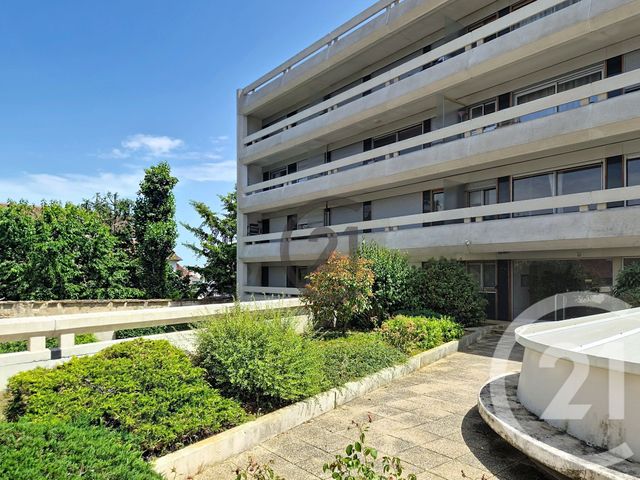 Appartement F1 à vendre - 1 pièce - 31.82 m2 - AUXERRE - 89 - BOURGOGNE - Century 21 Martinot Immobilier