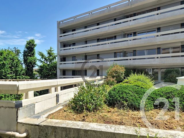 Appartement F1 à vendre - 1 pièce - 31.82 m2 - AUXERRE - 89 - BOURGOGNE - Century 21 Martinot Immobilier