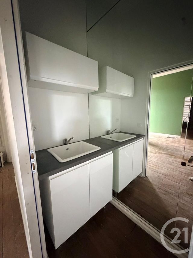 Appartement Local à louer - 2 pièces - 35.0 m2 - AUXERRE - 89 - BOURGOGNE - Century 21 Martinot Immobilier