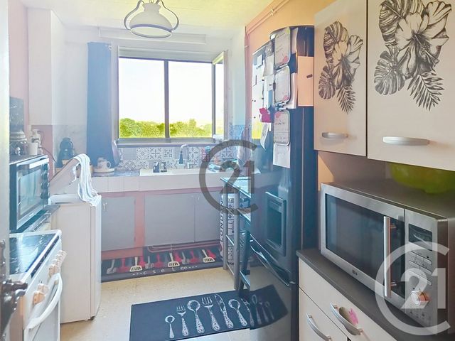 Appartement F5 à vendre - 5 pièces - 83.53 m2 - AUXERRE - 89 - BOURGOGNE - Century 21 Martinot Immobilier
