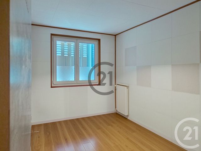 Appartement F5 à vendre - 5 pièces - 83.53 m2 - AUXERRE - 89 - BOURGOGNE - Century 21 Martinot Immobilier
