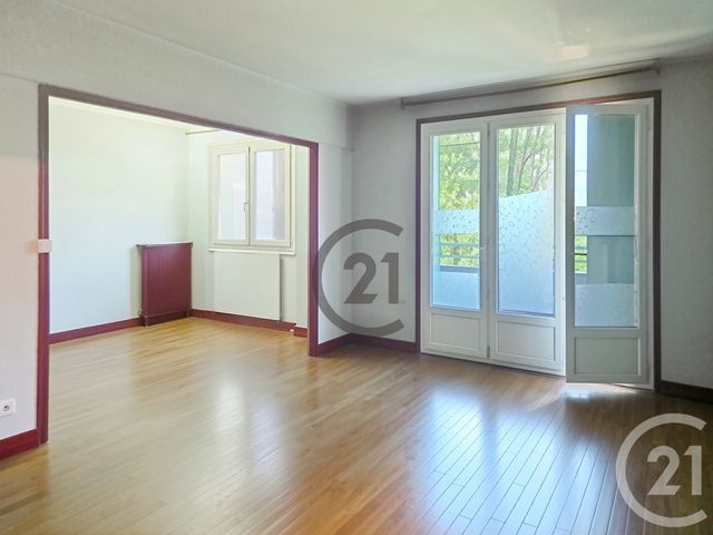 Appartement F5 à vendre - 5 pièces - 83.53 m2 - AUXERRE - 89 - BOURGOGNE - Century 21 Martinot Immobilier