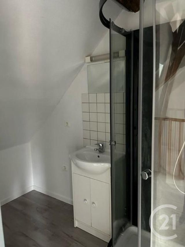 Appartement F2 à louer - 2 pièces - 37.2 m2 - ST BRIS LE VINEUX - 89 - BOURGOGNE - Century 21 Martinot Immobilier