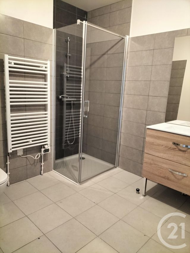 Appartement Studio à louer - 1 pièce - 26.47 m2 - AUXERRE - 89 - BOURGOGNE - Century 21 Martinot Immobilier