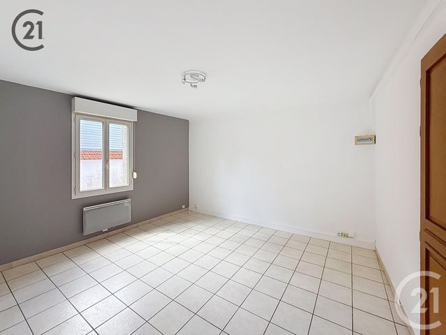 Appartement F2 à vendre - 2 pièces - 42.5 m2 - AUXERRE - 89 - BOURGOGNE - Century 21 Martinot Immobilier