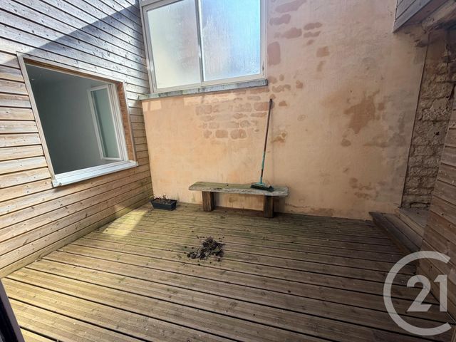 Appartement T2 à louer - 2 pièces - 57.34 m2 - COURSON LES CARRIERES - 89 - BOURGOGNE - Century 21 Martinot Immobilier