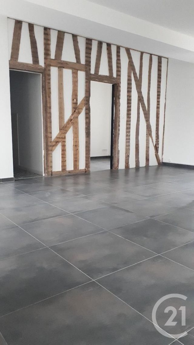 Appartement F3 à louer - 3 pièces - 51.8 m2 - AUXERRE - 89 - BOURGOGNE - Century 21 Martinot Immobilier