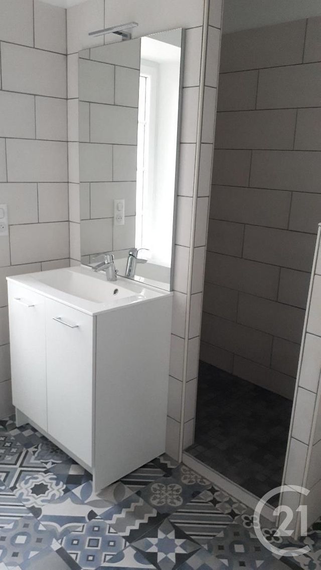 Appartement F3 à louer - 3 pièces - 51.8 m2 - AUXERRE - 89 - BOURGOGNE - Century 21 Martinot Immobilier