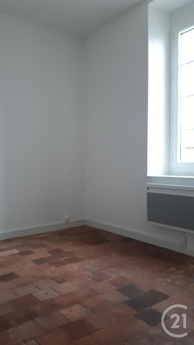 Appartement F3 à louer - 3 pièces - 51.8 m2 - AUXERRE - 89 - BOURGOGNE - Century 21 Martinot Immobilier