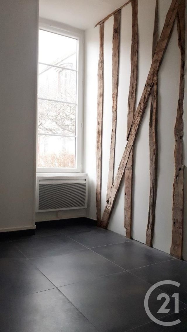Appartement F3 à louer - 3 pièces - 51.8 m2 - AUXERRE - 89 - BOURGOGNE - Century 21 Martinot Immobilier