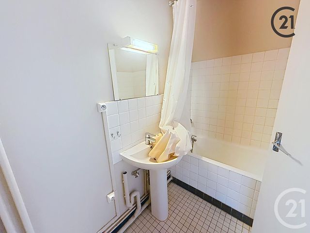 Appartement F2 à vendre - 2 pièces - 52.69 m2 - AUXERRE - 89 - BOURGOGNE - Century 21 Martinot Immobilier